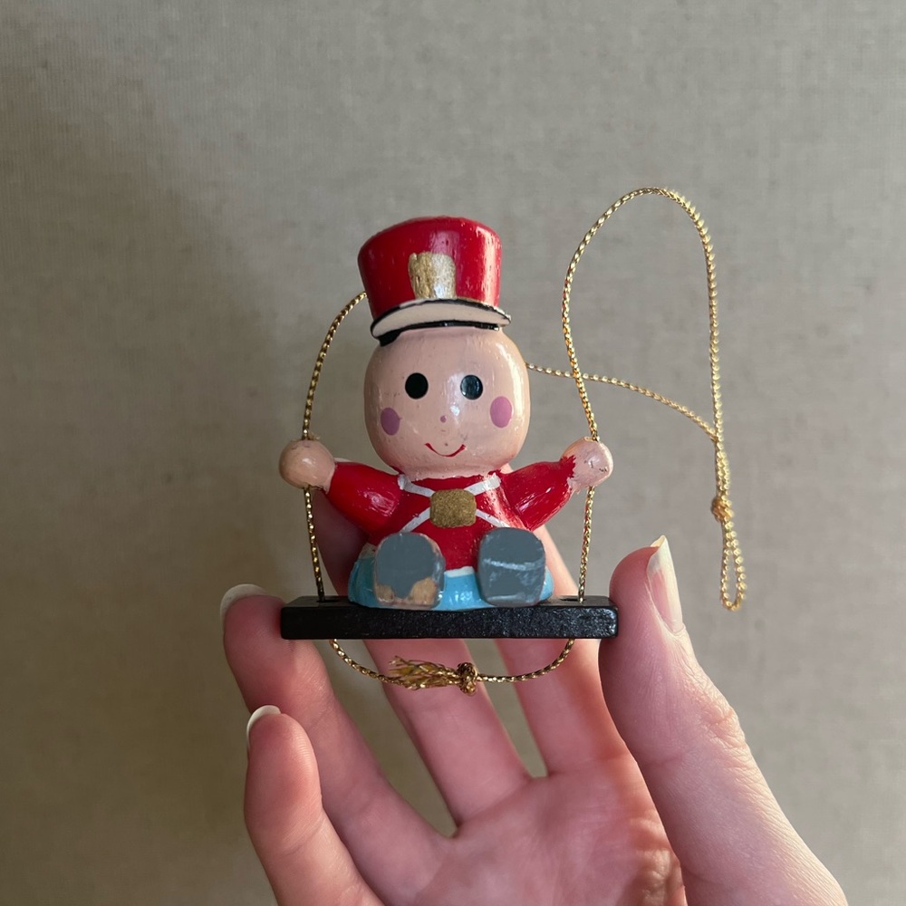 Drummer Boy Ornament, Chippy Wooden Christmas Ornament, Hand Painted Soldier - Picture 2 of 7